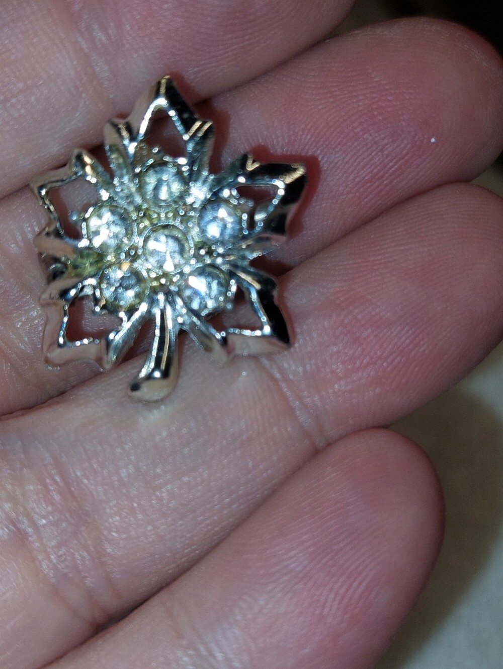 Silver Crystal Maple Leaf Pin Brooch - Elegant Women Jewelry